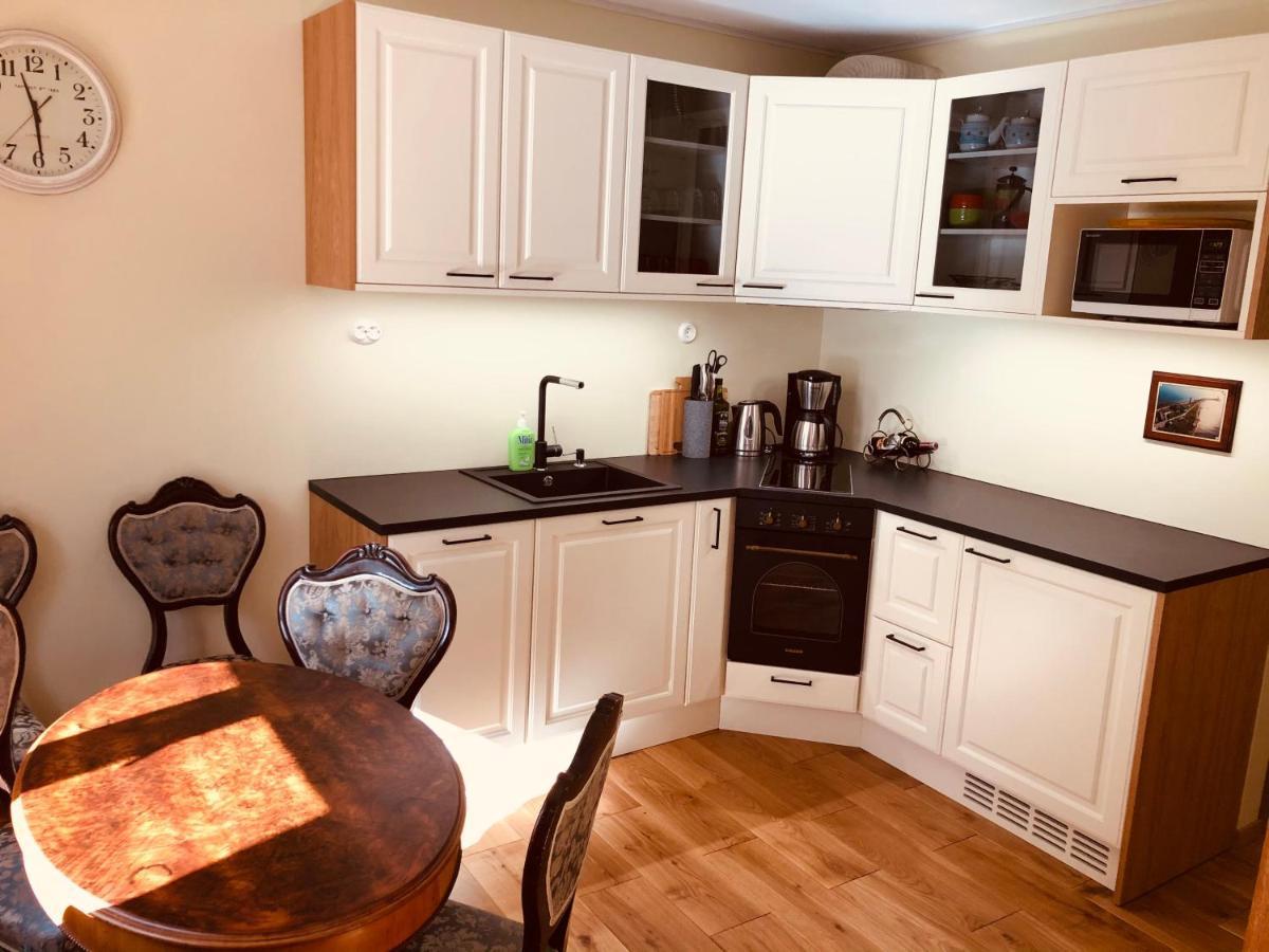 Kohtu Apartment Unique Kuressaare Kültér fotó