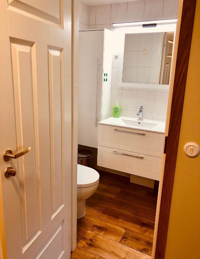 Kohtu Apartment Unique Kuressaare Kültér fotó