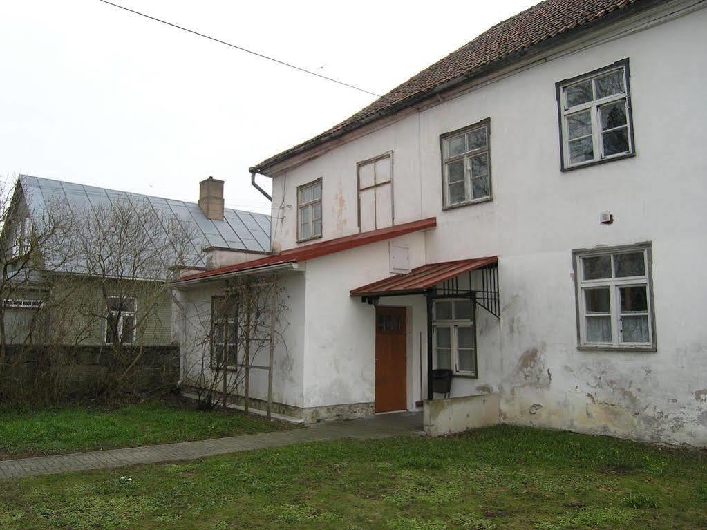 Kohtu Apartment Unique Kuressaare Kültér fotó