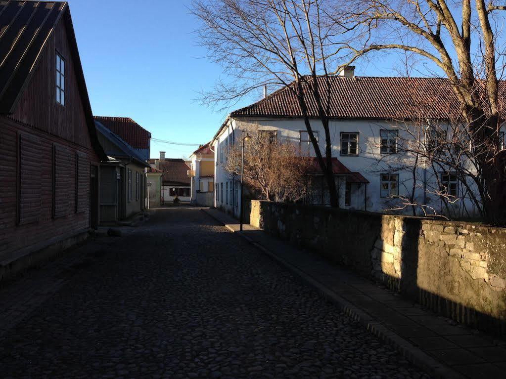 Kohtu Apartment Unique Kuressaare Kültér fotó