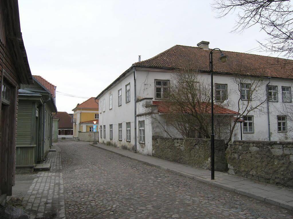 Kohtu Apartment Unique Kuressaare Kültér fotó